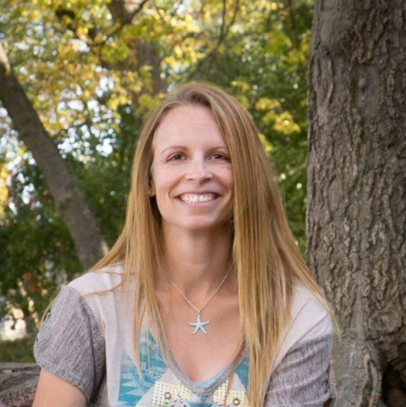 Meet your Posher, Cheryl - Picture 1 of 1